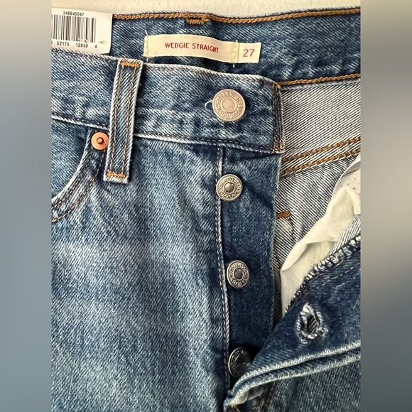 Levi’s Wedgie Straight Jeans - Picture 4 of 4
